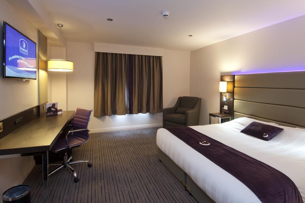 Premier Inn Stevenage Central Exterior foto